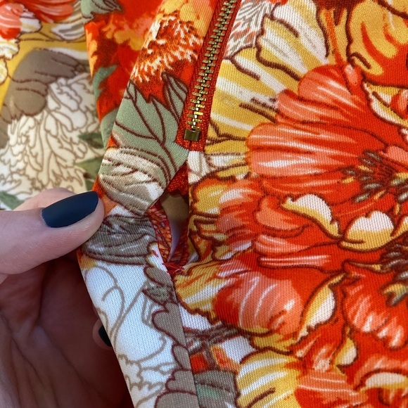 Floral Circle Skirt with Pockets - Picture 4 of 4